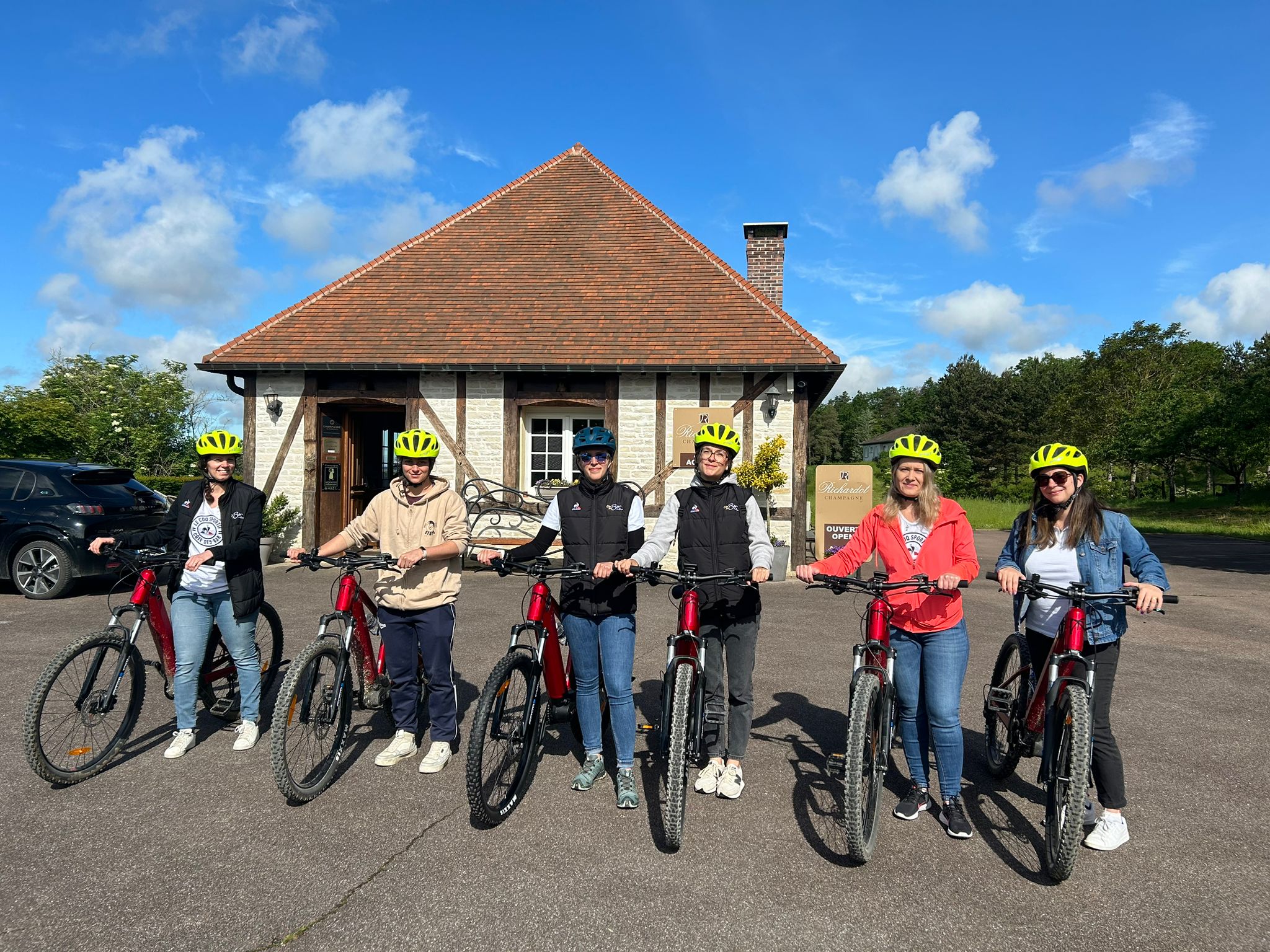 Vtt electrique tour shops de france